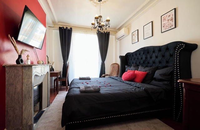 Romantic Suite in the heart of Nice's Carré d'Or district