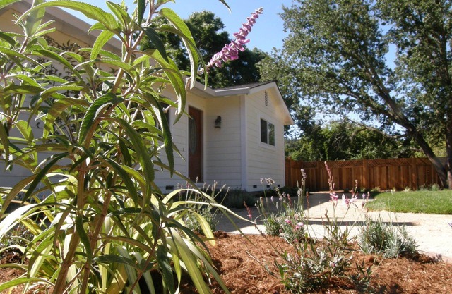 Romantic Wine Country Cottage in Kenwood - Walk to 15 Wineries