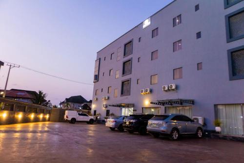 Romeneo Grand Royal Hotel