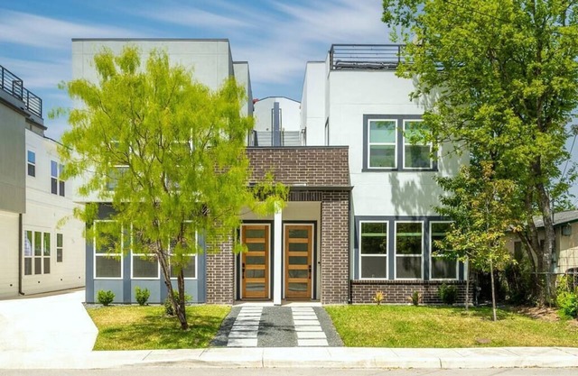 Roof Top Deck/3 BR Su