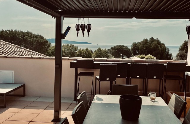 Rooftop house - 100m2 sea view 50m from D-Day beaches and town center