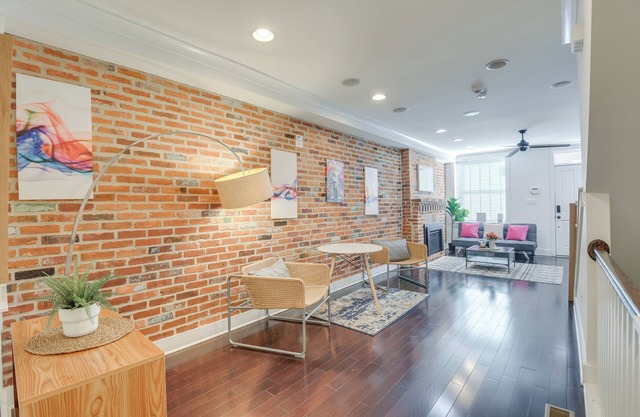 Rooftop Patio w/View: Baltimore Retreat