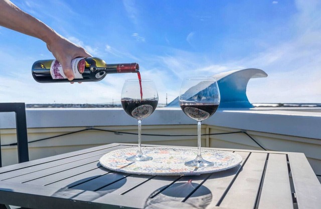 Rooftop with 360 Views + Free Parking