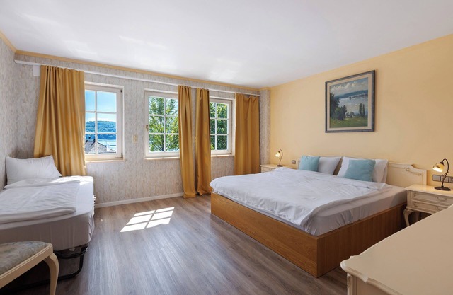 Room '3-Bett Mit Seeblick' with Lake View, Shared Terrace and Wi-Fi