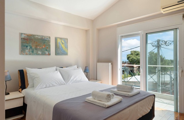 Room 'Bedroom 3 on the First Floor' with Shared Terrace, Wi-Fi and Air Conditioning