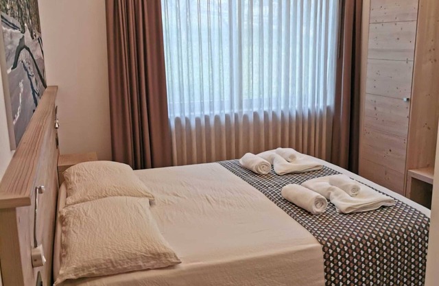 Room 'Camera 1' with Wi-Fi