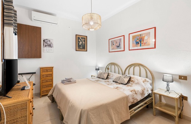 Room 'Camera 2' with Wi-Fi and Air Conditioning