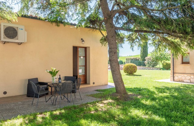 Room 'La Falce' with Shared Pool, Wi-Fi and Air Conditioning