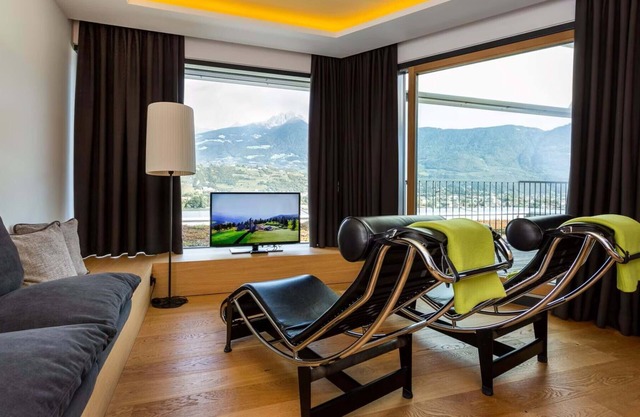 Room 'Pazeider Panorama Suite 405' with Mountain View, Wi-Fi and Air Conditioning