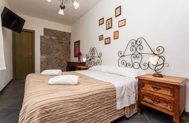 Room 'Vicenzu' with Mountain View, Wi-Fi, and Air Conditioning
