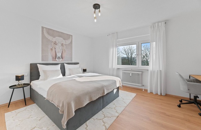 Roomfall Apartment at Park with TG &WiFi & balcony