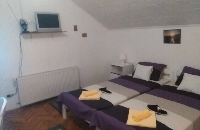 Rooms MiLa - Two Bedroom with Bathroom