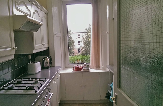 Roomy first floor flat in quiet street