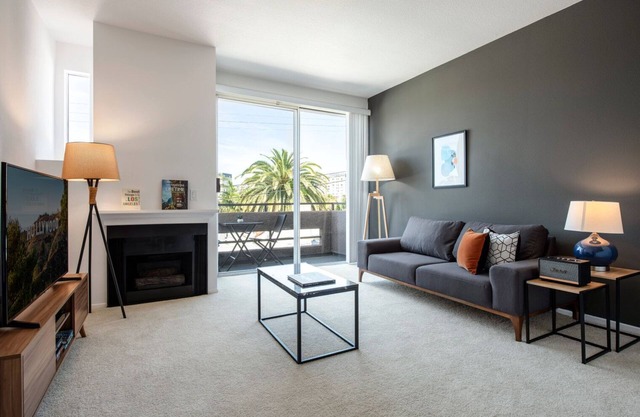 Roomy Mid-Wilshire 1BR w/Sundeck, walk to S La Brea by Blueground