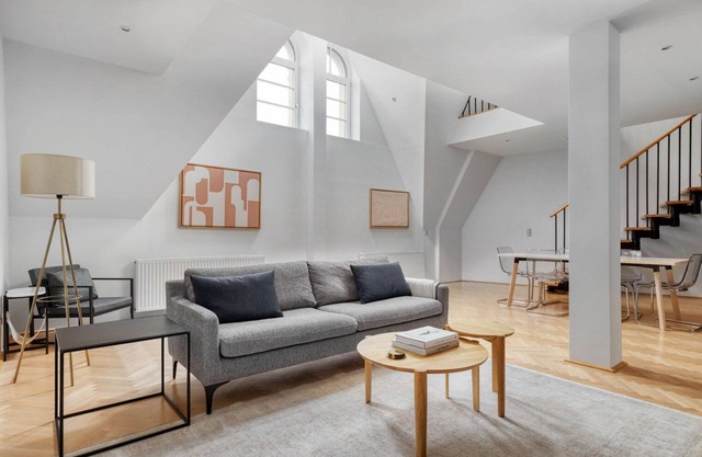 Roomy Wieden 3BR w/Elevator, walk to Kärtner Straße shops, by Blueground