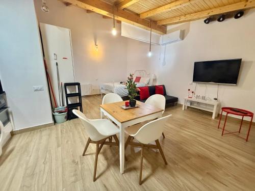 Rosa HOME, Casa completa independiente