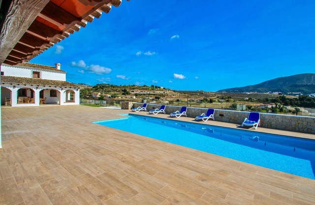 Rosalia - holiday home with panoramic view and private pool in Teluda