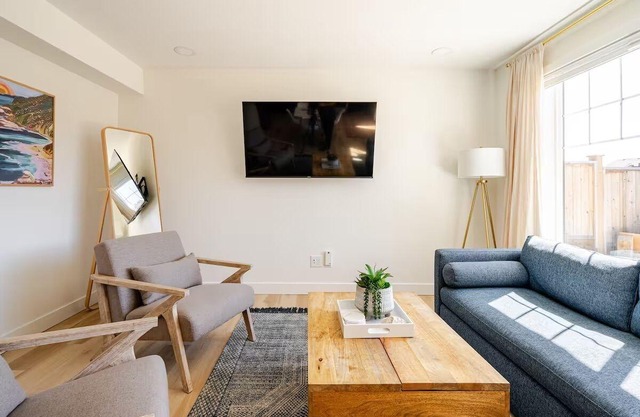 Royal Bay Vista: Coastal Living