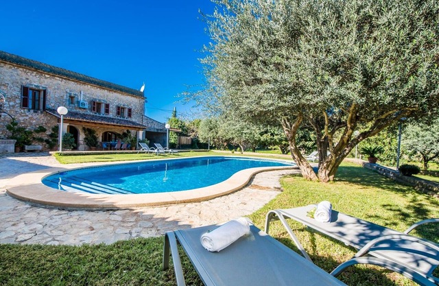 Rural finca for 8 guests