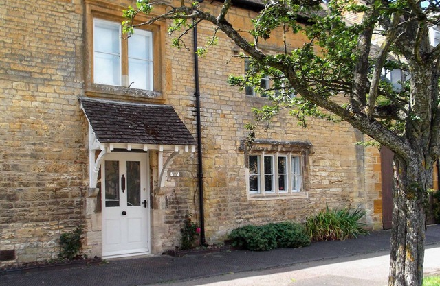 RUSKIN HOUSE, family friendly, with a garden in Moreton-In-Marsh