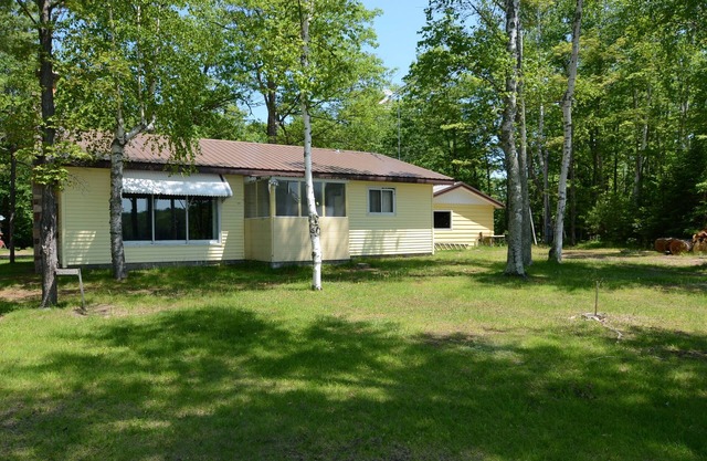 Rustic and Cozy 2-bedroom Cabin on Lake Namakagon with Private Dock!