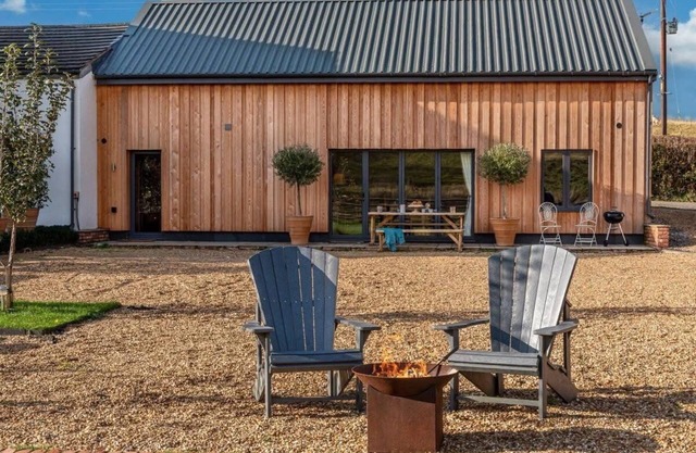 Rustic Barn Retreat Hereford-Pet friendly-Hot tub