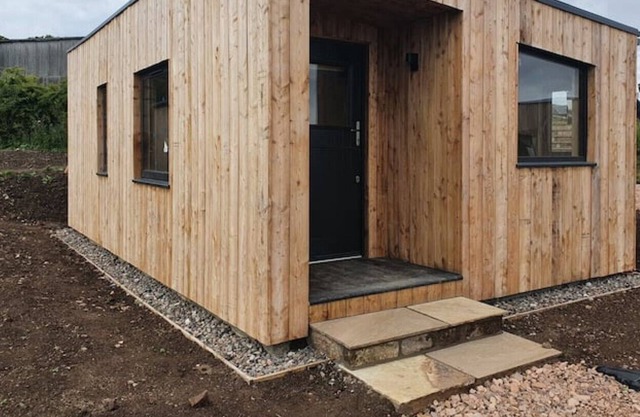 Rustic cabin 7, rural, stunning sea views