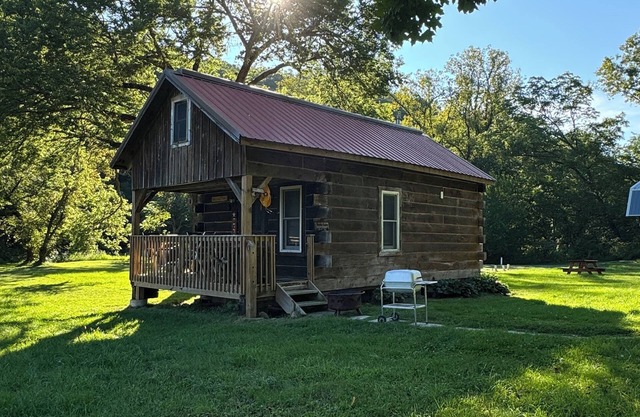 Rustic Cabin at Crooked Creek