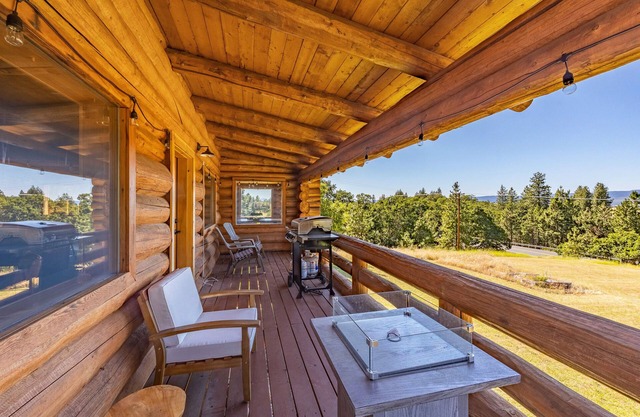 Rustic Getaway in Eastern End of The Columbia River Gorge!