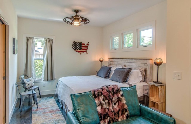 Rustic Studio Walkable to Music Row