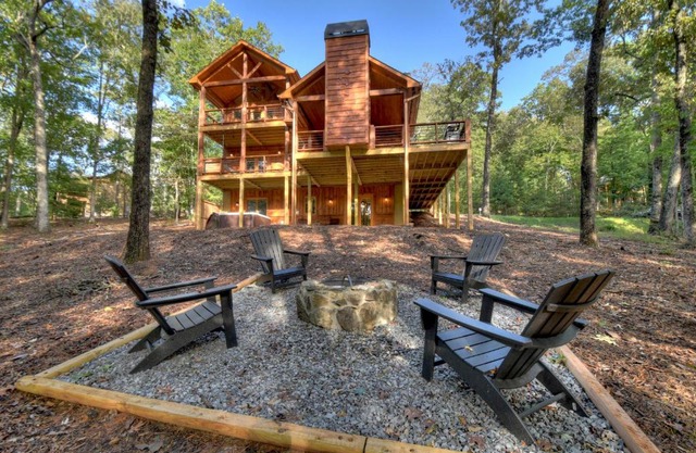 Rusty Nail Is A Luxury Rental Close To Blue Ridge