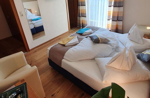Süd - See Zimmer Zedernplatz mit Balkon - Gästehaus Bärwald