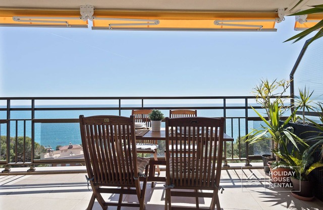 S18 PANORAMIC SEA VIEWS -WIFI, PARKING-