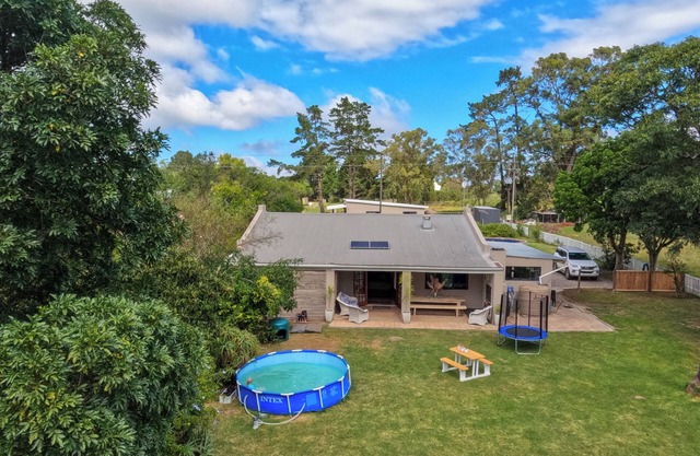Saddle & Sunset Retreat -Charming Equestrian farmhouse in the countryside.