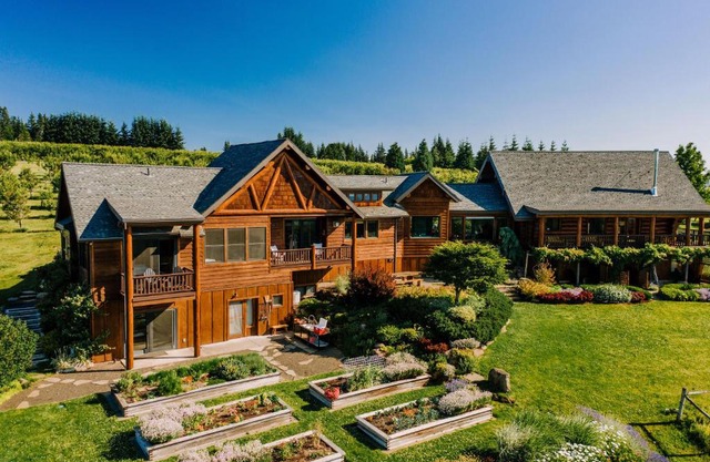 Sakura Ridge Farm & Lodge