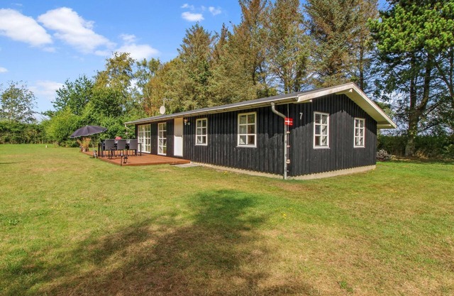 "Salgarth" - 450m from the sea by Interhome