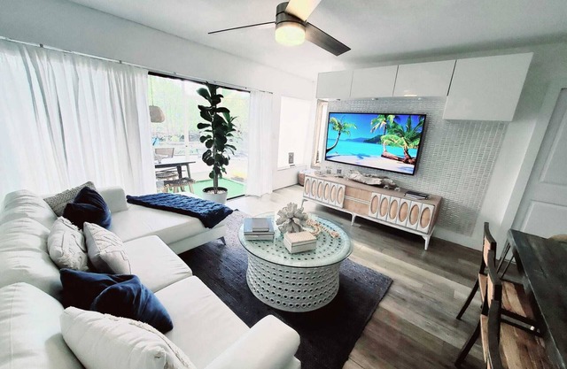 Saltwater Lagoon-View Luxury in Key Largo Kayaks, Pools, Boat Slip, & More!
