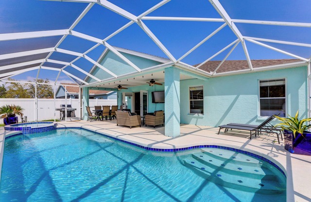 Saltwater Pool & Spa at Home in Bradenton