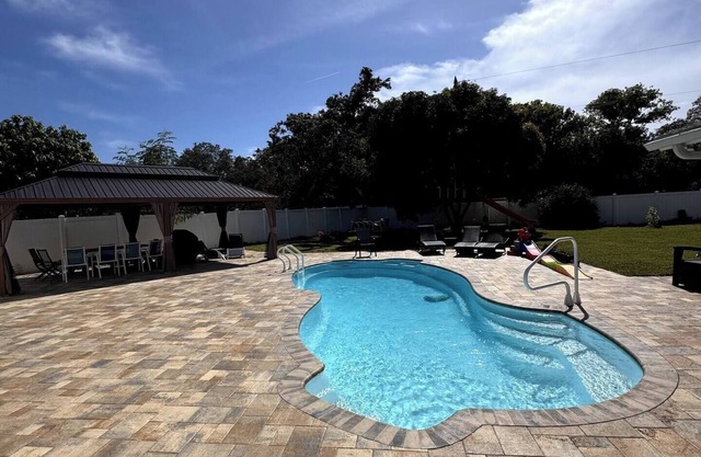 Saltwater Serenty: Seminole Oasis 5 minutes to the beach