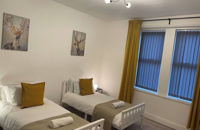 Saltwell Rd - 4 Bdrm 5 beds Great for contractors