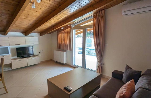 Samaras Apartments in Kamena Vourla