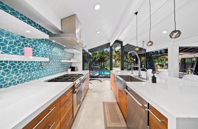 San Diego Mid Century Modern Oasis/acre/Private