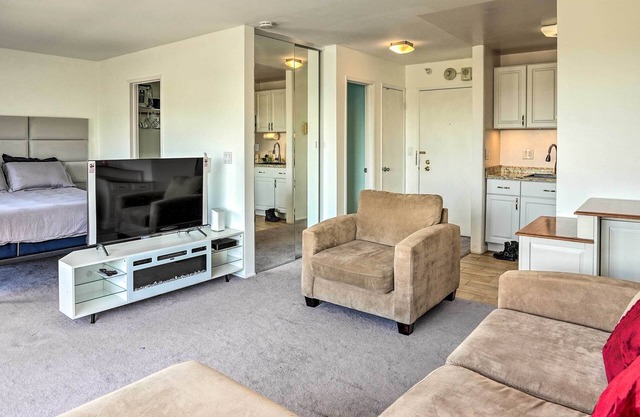 San Francisco Area Studio w/Bay Views!