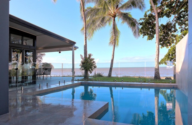 Sandcastle Retreat - Cairns Beaches
