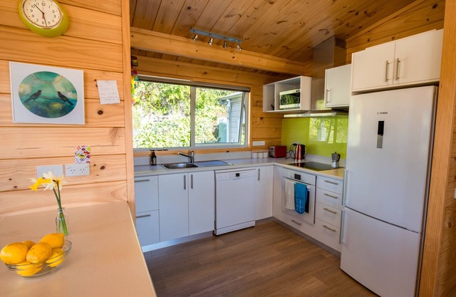 Sandy Feet Retreat - Marahau Holiday Home
