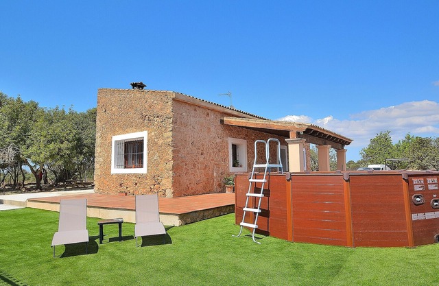 Santa Eugenia 508 cosy finca with private pool, porch, large garden and WiFi
