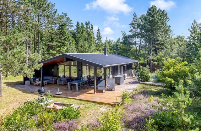 "Santuzza" - 3.9km from the sea by Interhome