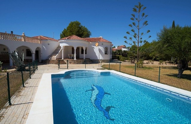 SAONA VILLAS (VN CAPI): villa for 8 people, private pool, wifi