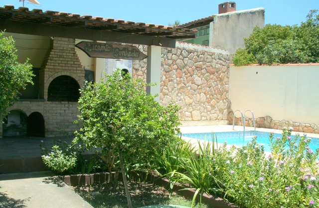 Saquarema - Beautiful House with Pool + Barbecue + WIFI ! 500m from the beach