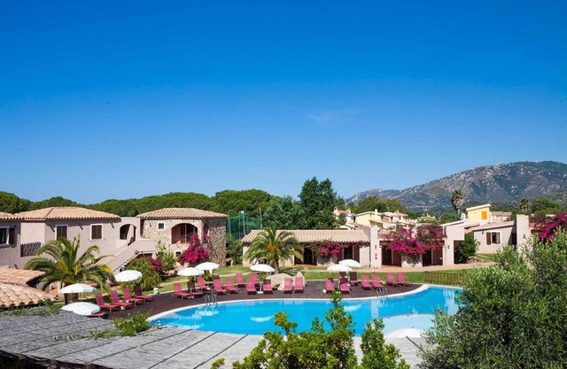 Sardinian-style apartment near beach